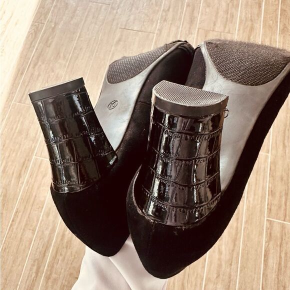 Karen Scott Penzy, black pumps. - Picture 5 of 7